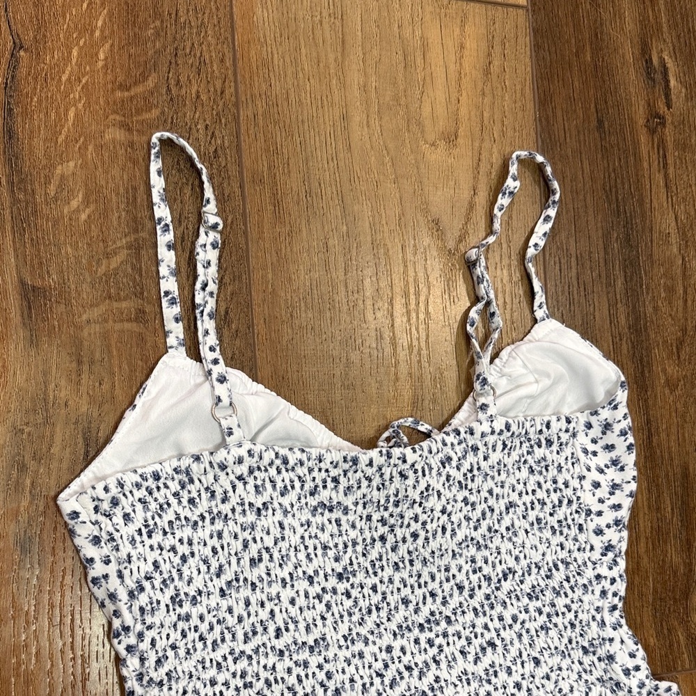 Hollister Floral Romper - Picture 9 of 15